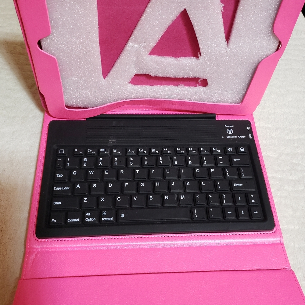 NEW WIRELESS KEYBOARD CASE $25 - Picture 4 of 6